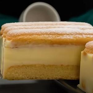 Veličanstvena kremasta torta sa piškotama: Savršen spoj keksa i žutog fila obožavaće svi od 7 do 77 godina