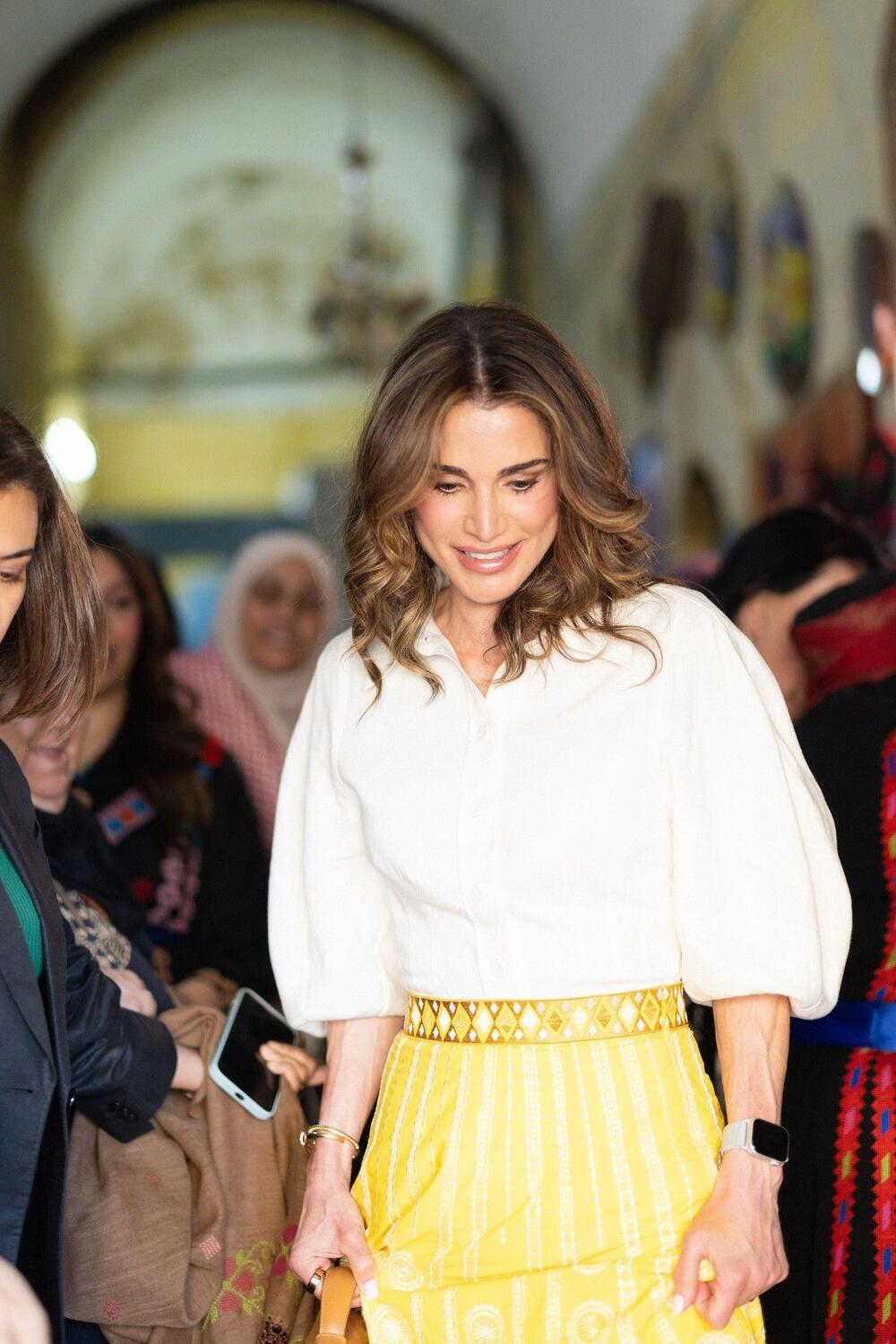 <p>Spoj klasičnih i efektnih modnih komada za savršeno izdanje.</p>