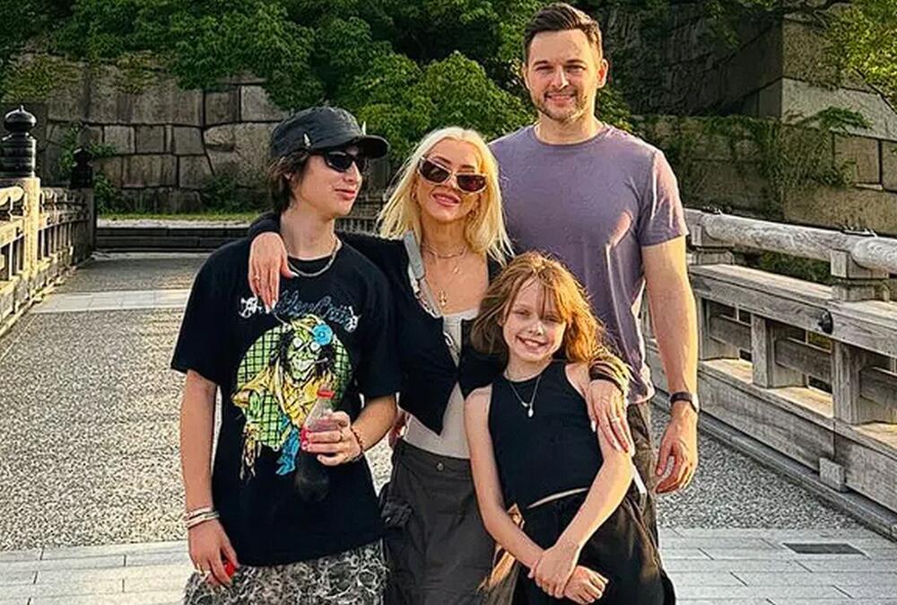 Kristina Agilera s verenikom Metom Ratlerom, sinom Maksom i ćerkom Samer