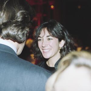 Još jedan član kraljevske porodice tajno povezan s Epštajnom? Isplivali šokantni transkripti Žislen Maksvel iz zatvora