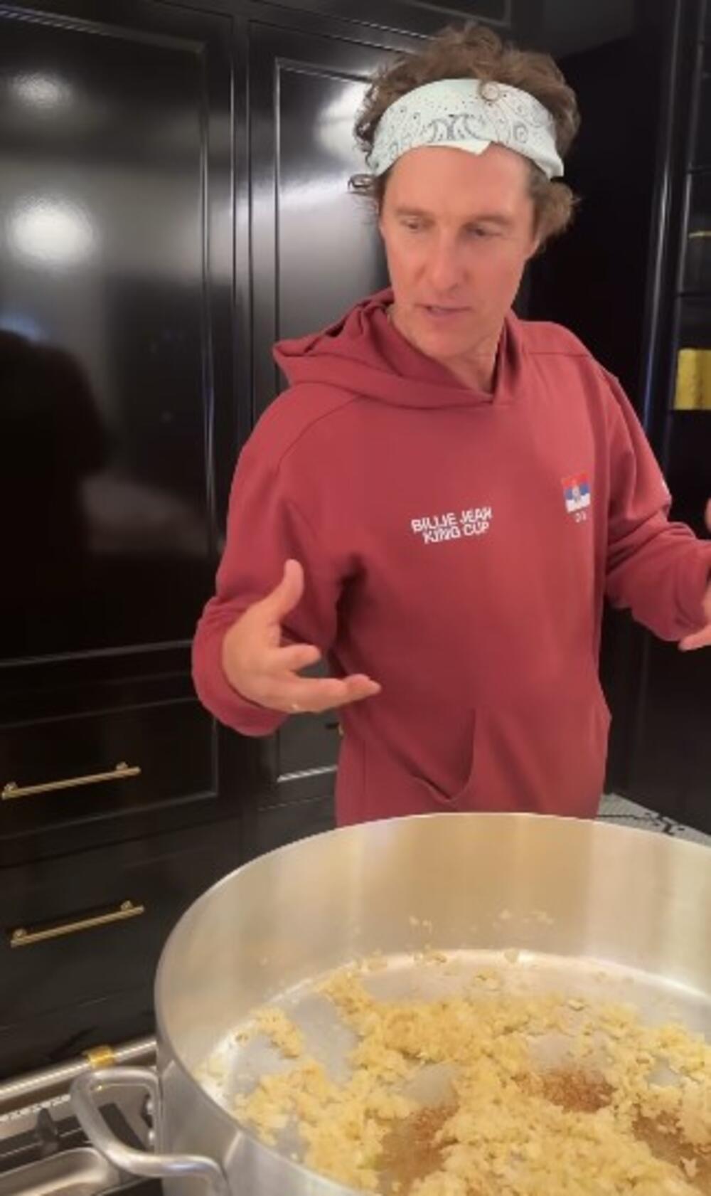 Crna kuhinja Kamile Alveš i Metjua Mekonahija