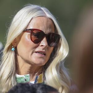 Ovakva može i na rejv i na kraljevske dužnosti: Fanki izdanje buduće kraljice sigurno će vas iznenaditi