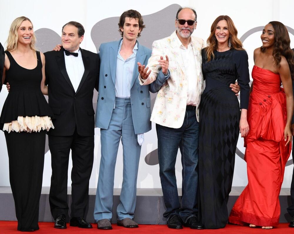 <p>Glumica je crveni tepih u Veneciji pretvorila u modnu bajku </p>