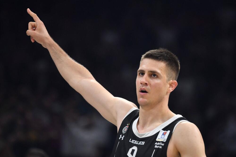 VANJA MARINKOVIĆ GODINAMA VOLI JEDU NINU