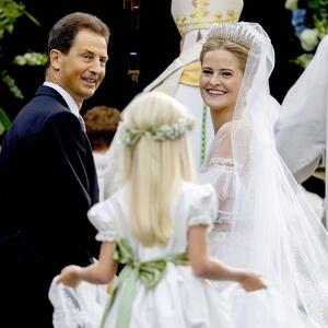 Mlada stigla u belom Rols Rojsu, venčanje održano u dvorcu sa 130 soba: Udala se najbogatija evropska princeza