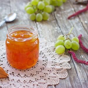 Pravi se od samo 4 sastojka i očas posla: Starinski isproban recept za slatko od belog grožđa