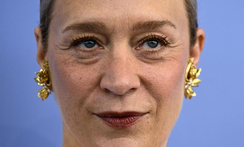 Kloi Sevinji tokom promocije filma "Posle lova" na 82. Filmskom festivalu u Veneciji