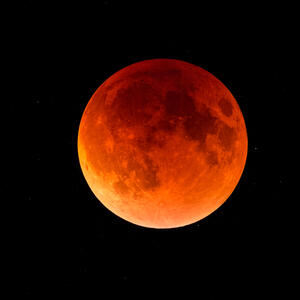 Kad će potpuno pomračenje u Ribama biti vidljivo iz Srbije i šta ono donosi? 3 znaka će zauvek pamtiti ovaj KRVAVI MESEC