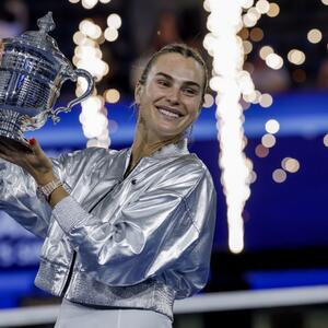 Duhovite su, vatrene navijačice i lepe kao supermodeli: Majka i sestra Arine Sabalenke su njena najveća podrška