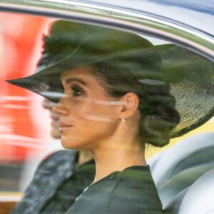 Kako se Megan Markl brani od optužbi da je ukrala haljinu? Vojvotkinja rešila misteriju zbog koje crveni cela Britanija