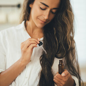 5 moćnih & jeftinih ulja za kožu i kosu: Podmlađuju, vraćaju sjaj i pretvaraju vas u vašu najlepšu verziju