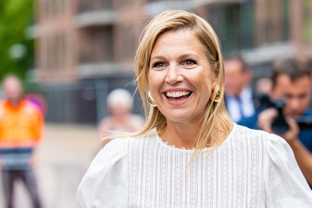 MAKSIMA NE VOLI BOTOKS I PREFERIRA PRIRODAN IZGLED 