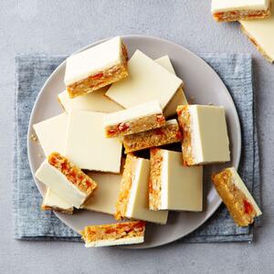 Odmah napravite duplu meru, jer će odmah nestati sa tanjira: Najbolji recept za bajaderu sa kokosom i belom čokoladom