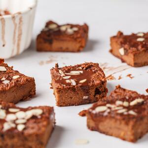 Sitni kolači bez brašna i ulja, od samo 5 sastojaka: Recept za hrskave štanglice sa bademom koje se tope u ustima