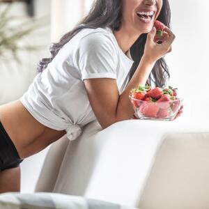 Ishrana po menstrualnom ciklusu: Evo šta žene treba da jedu u svakoj fazi da budu pune energije, bez bolova i nadutosti