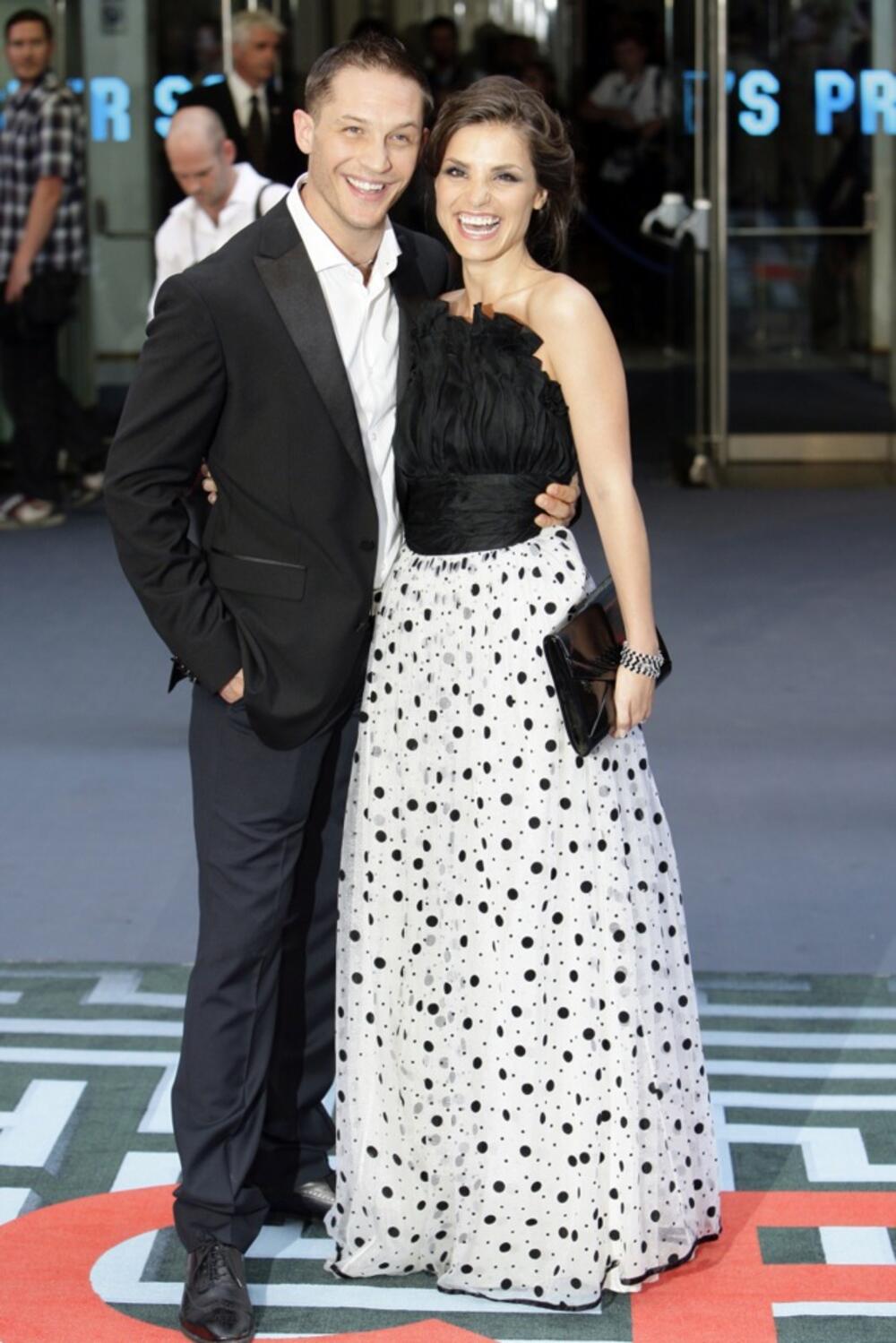 Tom Hardi i Šarlot Rajli na premijeri filma 'Početak'