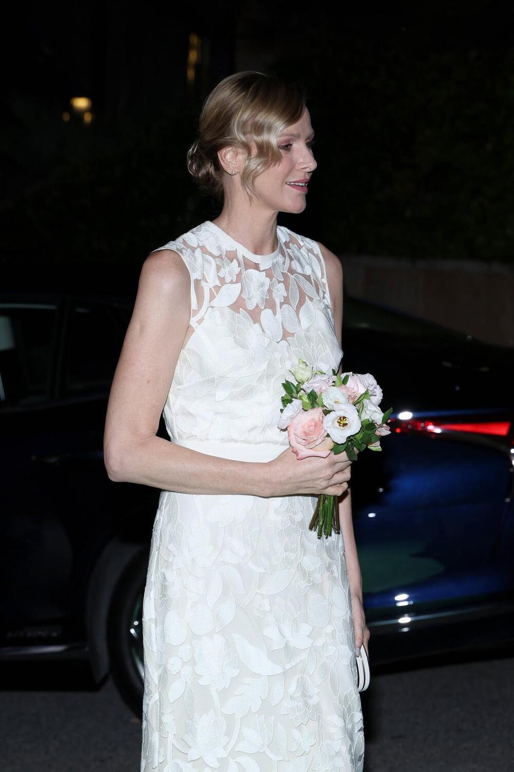 <p>Princeza Šarlin od Monaka pokazala nam je tri elegatna i prefinjena izdanja. Nismo mogli da odlučimo koji nam se najviše dopada.</p>