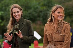 Za trendi izgled kupite bar jednu ovakvu bluzu: Dominiraće 2026. godinom, a spajaju ženstvenost i moć