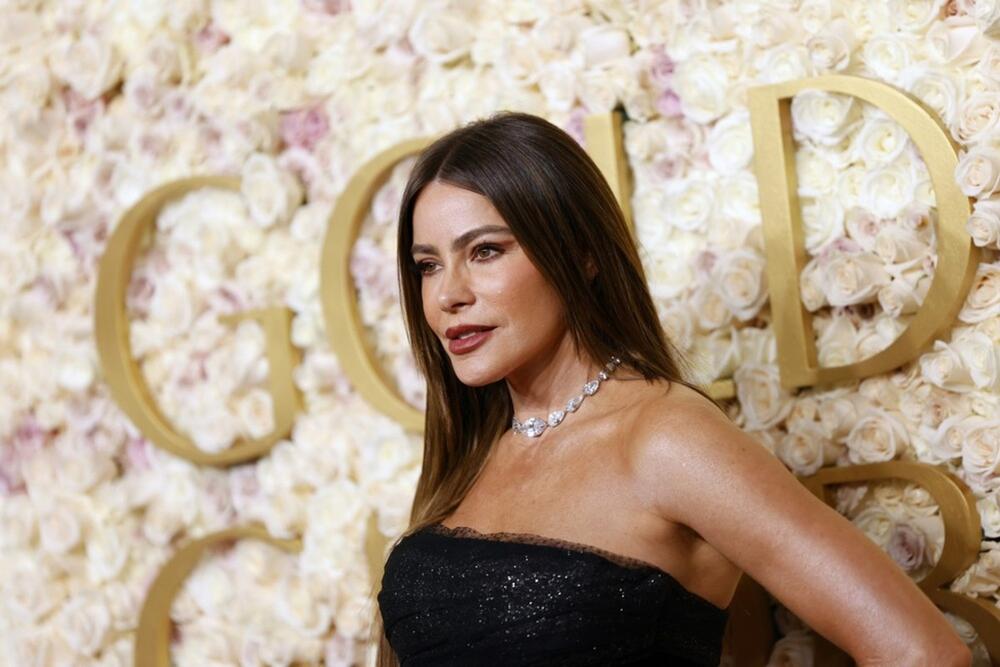 Glumica Sofija Vergara dekorisala je svoje dvorište u monohromatskom stilu