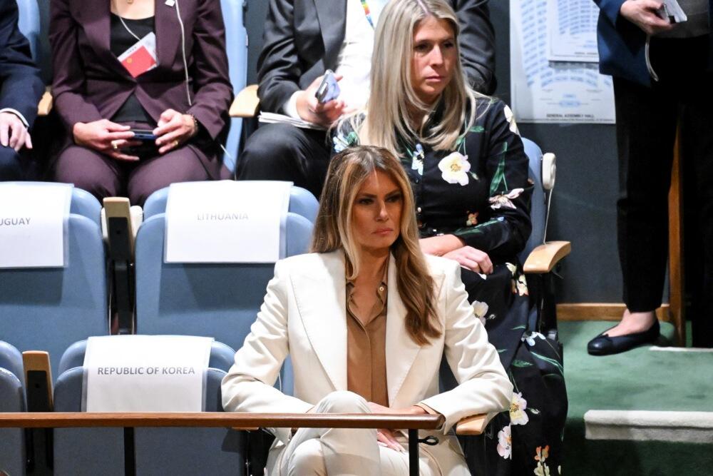 Belo odelo Melanije Tramp u sedištu Ujedinjenih nacija