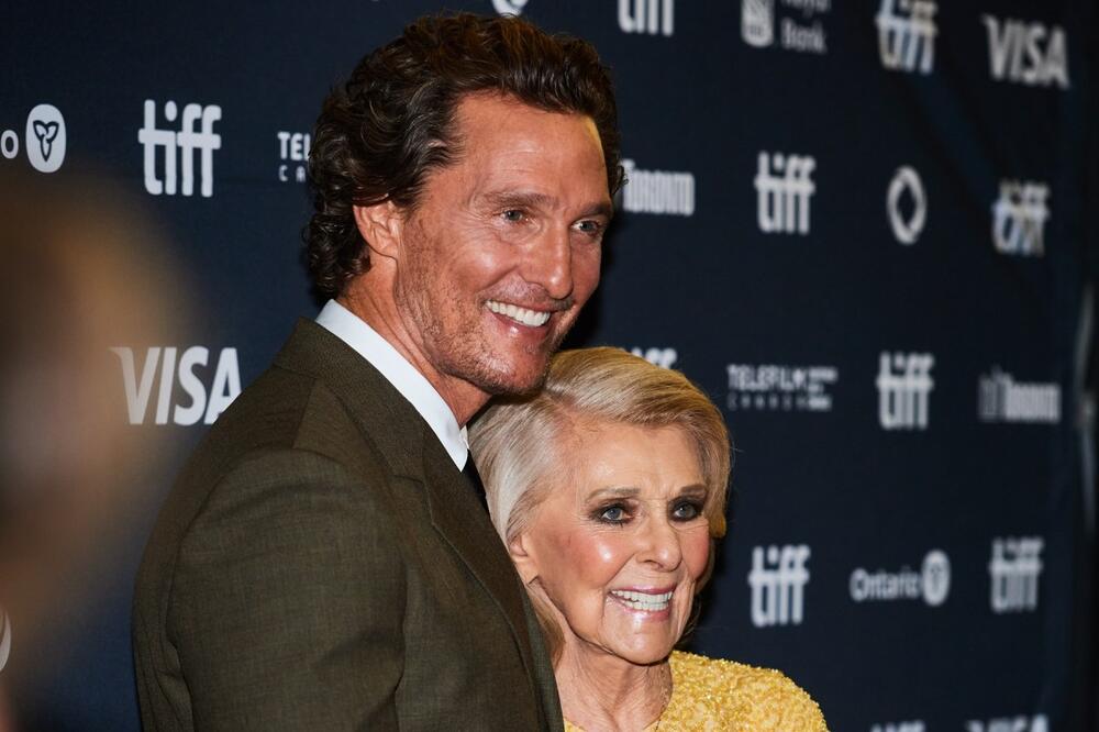 Metju Mekonahi i Meri Ketlin Mekonahi na crvenom tepihu