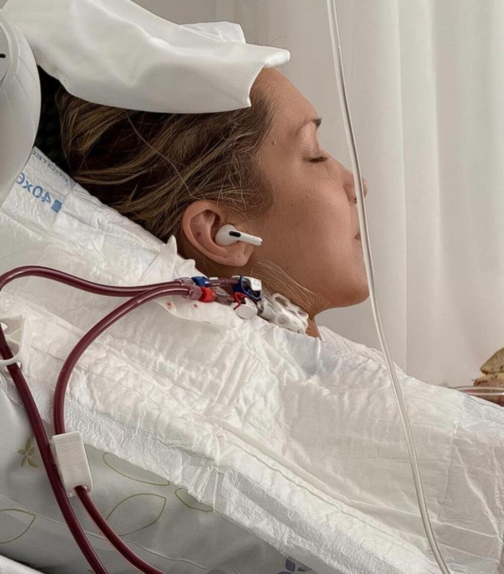 Fotografije Bele Hadid iz bolnice, gde je bila zbog "hronične lajmske bolesti"