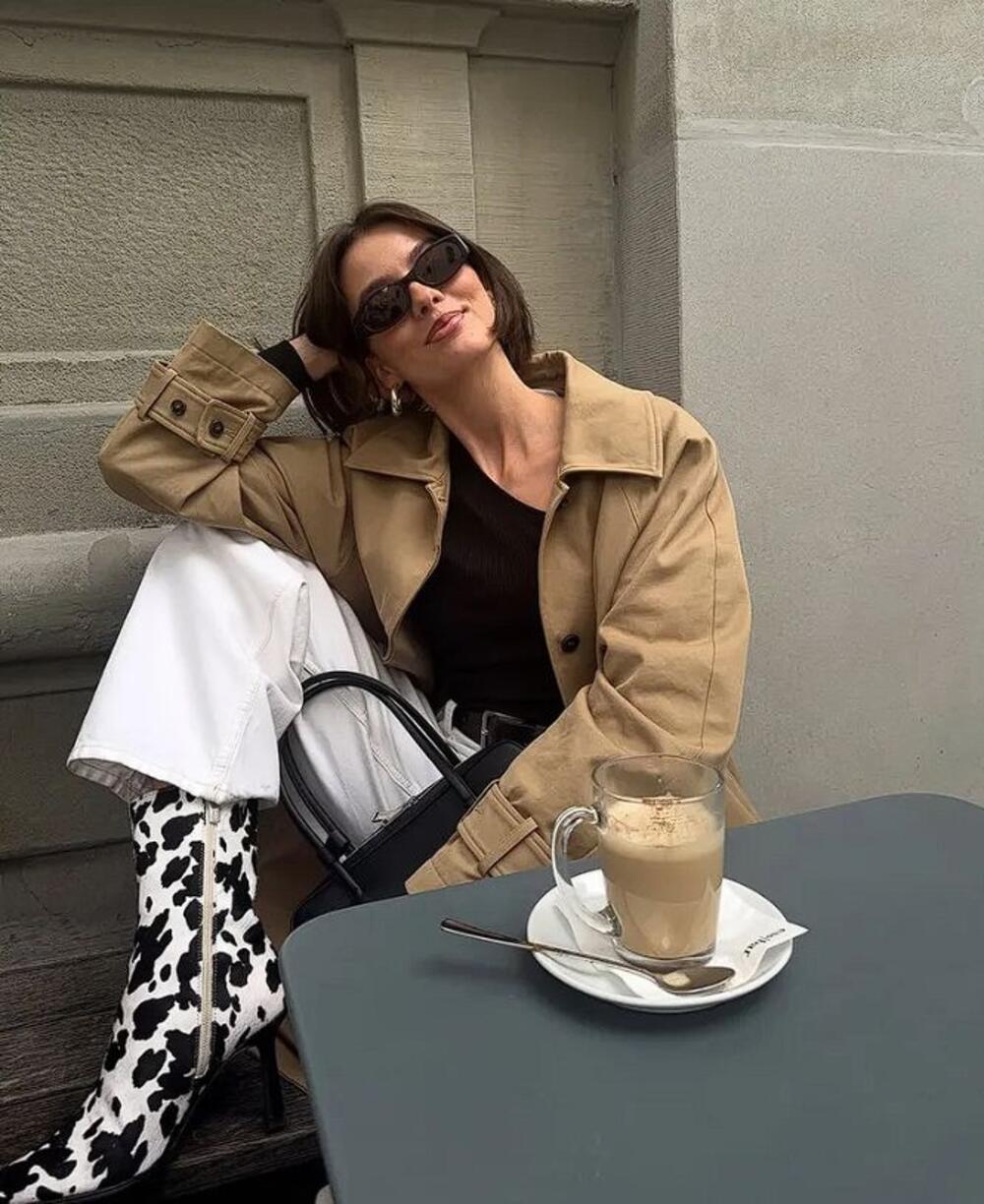 Obuća s kravljim printom je najmodernija za jesen 2025.