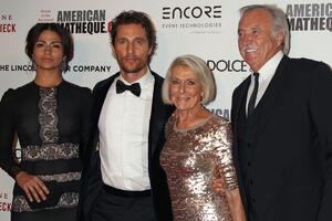 Bio je go, njen postupak je bio skandalozan: Metju Mekonahi otkrio detalje o smrti oca koji su sve šokirali