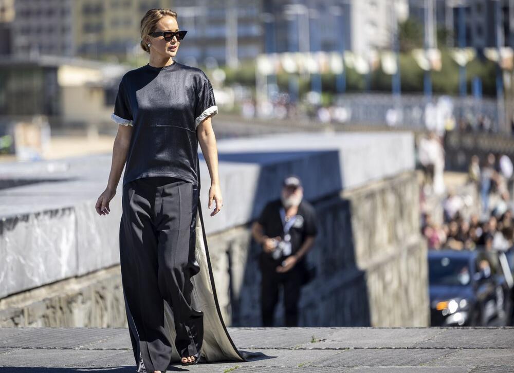 Dženifer Lorens je na 73. Međunarodnom filmskom festival u San Sebastijanu dobila nagradu "Donostija", koja se uručuje istaknutim ličnostima u svetu filma