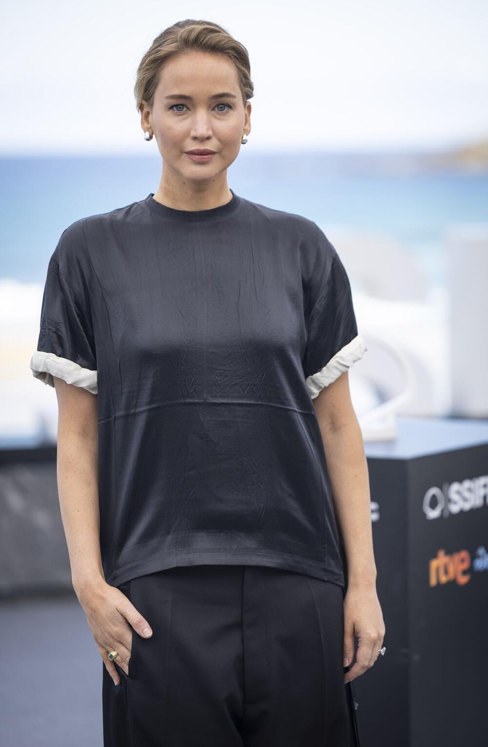 Dženifer Lorens je na 73. Međunarodnom filmskom festival u San Sebastijanu dobila nagradu "Donostija", koja se uručuje istaknutim ličnostima u svetu filma