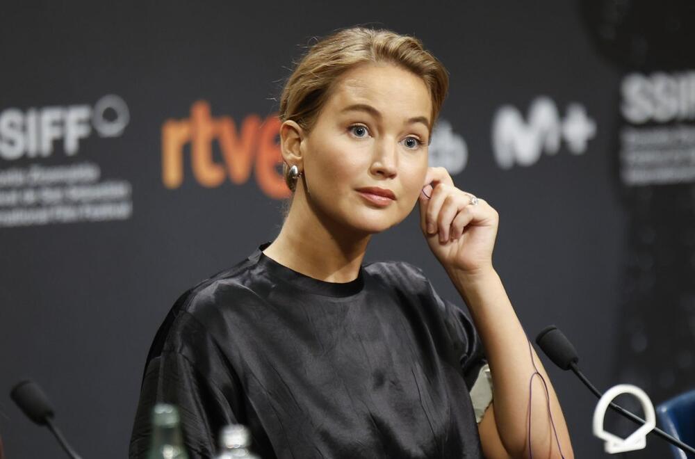 Dženifer Lorens je u San Sebastijanu vrlo brzo skrenula pažnju sa svog stila na važnije društvene teme, izjavama o situaciji u Gazi i političkom stanju u Americi