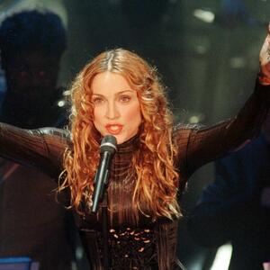 "Ležala sam na podu i jecala, htela da presečem vene": Šokantno priznanje muzičke boginje o samoubistvu šokiralo javnost