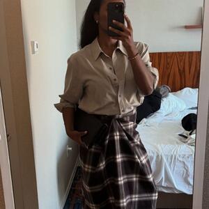 Omiljeni dezen koji nikad ne izlazi iz mode: 4 saveta influenserki kako da nosite karirani print ove jeseni