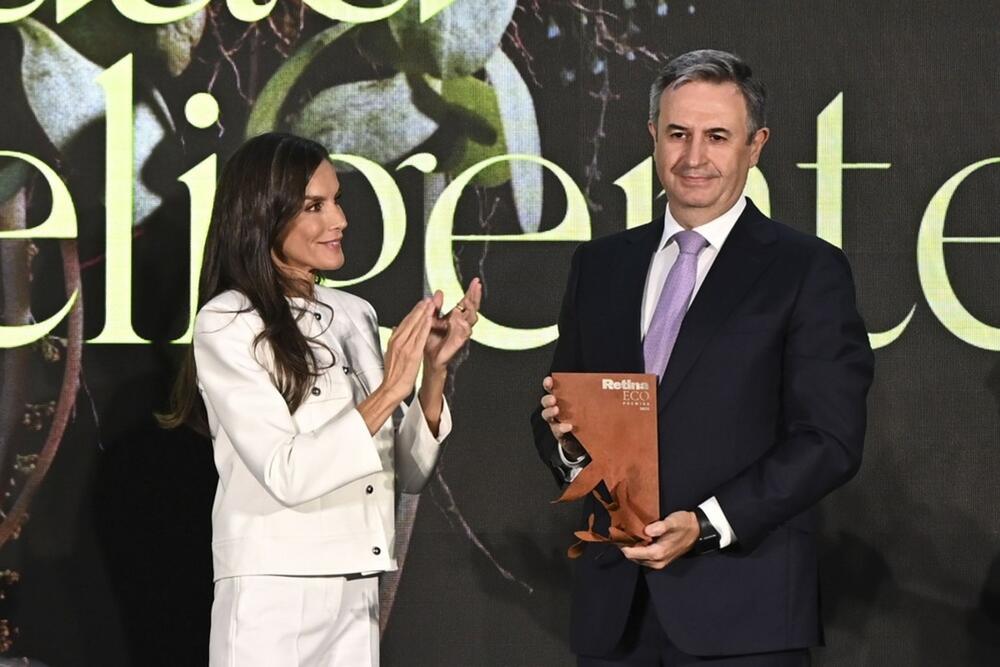 <p>Ko kaže da tokom jeseni moramo da se odreknemo svojih omiljenih letnjih boja? </p>