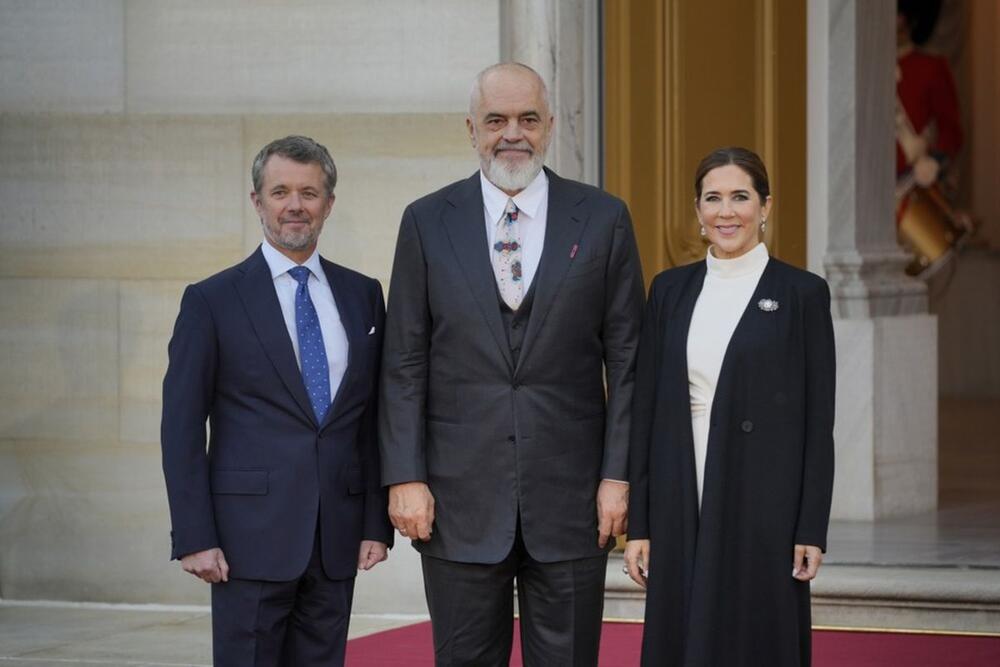 Kralj Frederik X i kraljica Meri od Danske su uoči Samita Evropske političke zajednice organizovani svečani prijem za evropske lidere u Palati Amalijenborg.