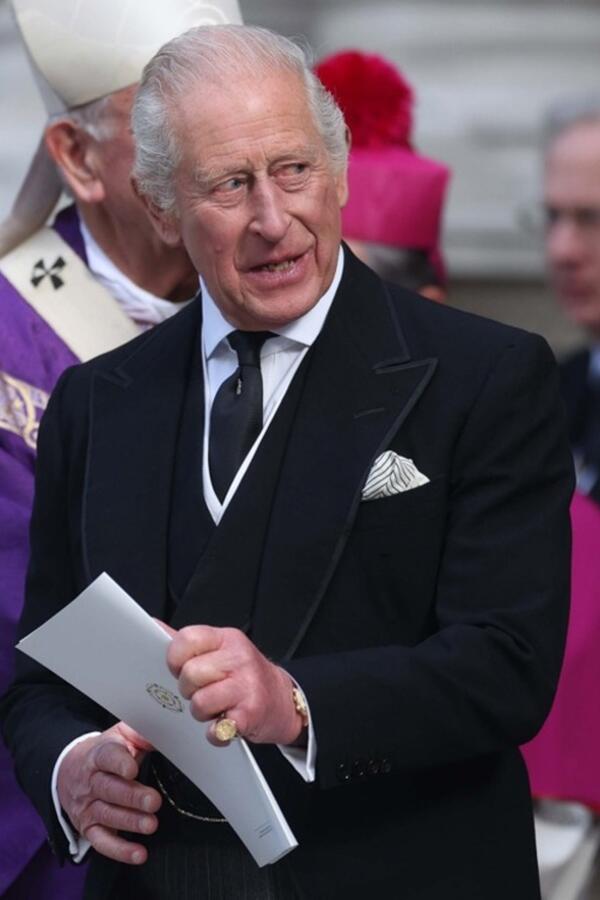 Kralj Čarls se oglasio, ori se Palata: Uputio dirljive reči koje su se čule širom Britanije