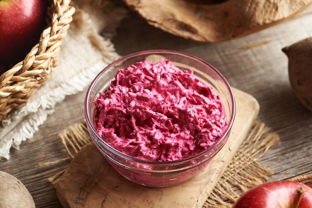 SALATA SA CVEKLOM JE IZUZETNOG UKUSA I VEOMA ZDRAVA