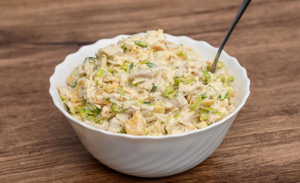 PREUKUSNA SALATA KOJA IDE UZ SVE VRSTE MESA 