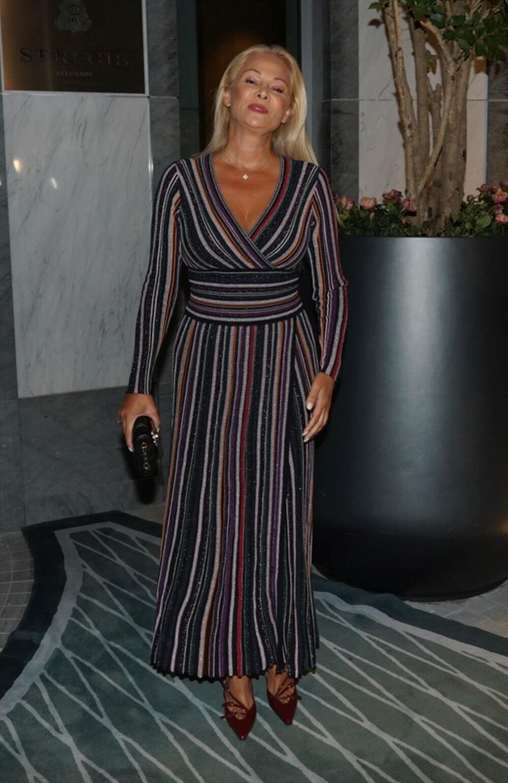 Ilda Šaulić u Missoni haljini s prugama u bojama duge