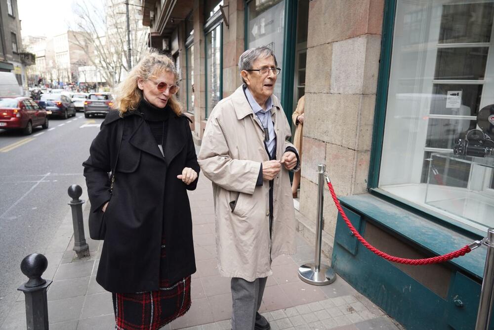 ŠOTRA JE DO POSLEDNJEG DANA OSTAO SA PROFESORKOM