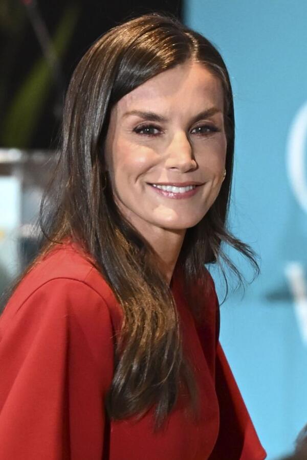 Demonstracija MOĆI kroz komad koji nosi kad god ima priliku: Kraljica Leticija reciklira omiljenu odeću i to radi sjajno