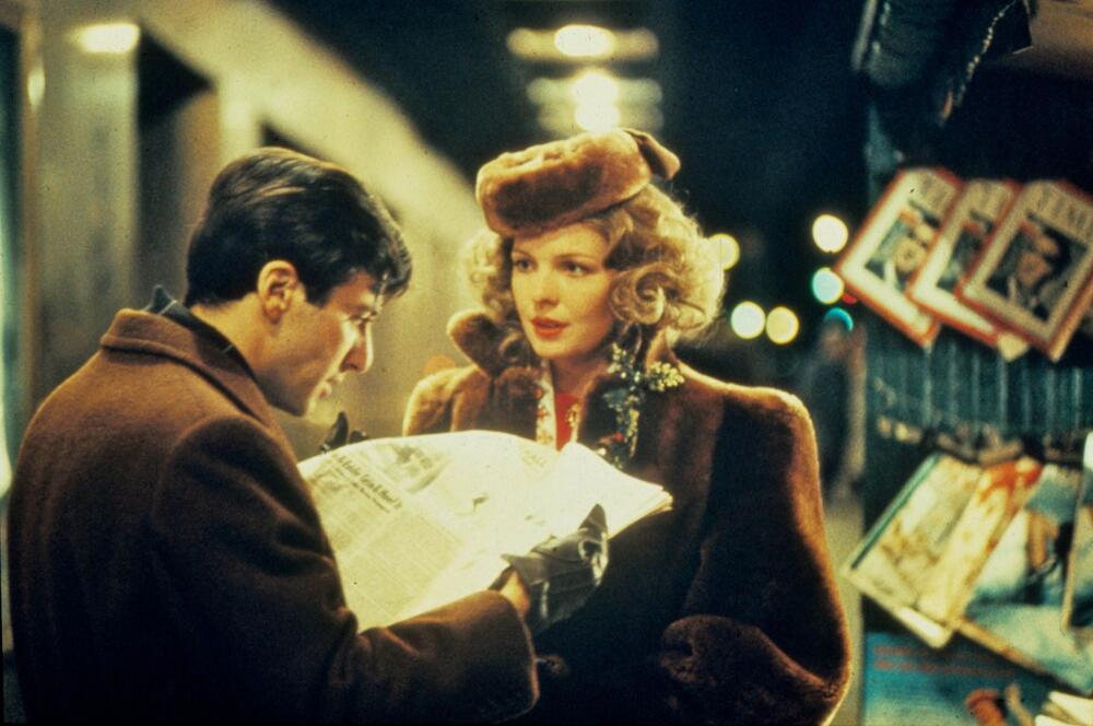 Dajen Kiton i Al Paćino kao Kej i Majkl Korleone u filmu 'Kum'