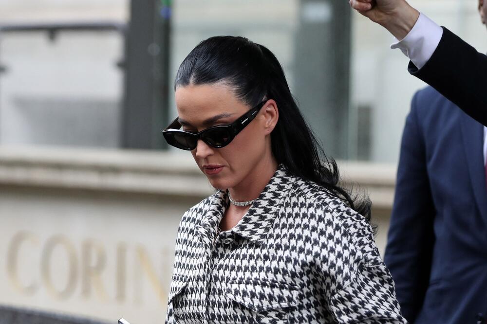 Keti Peri je imala vrlo turbulentnu godinu: išla je u svemir, raskinula s Orlandom Blumom i započela vezu s nekadašnjim premijerom Kanade