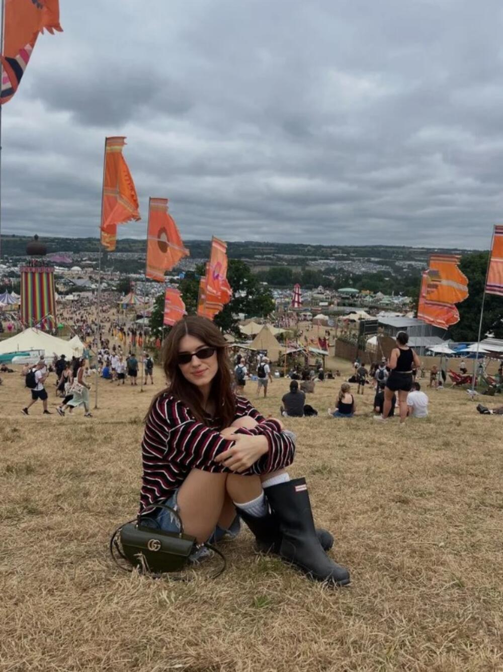 Nekada su bile rezervisane samo za kišne dane i boravak u prirodi, ali gumene čizme su u poslednjih nekoliko sezona postale pravi modni hit!