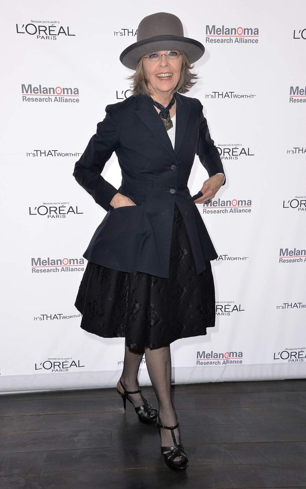 <p>Glumicu Dajen Kiton pamtićemo po brilijantim ulogama, osmehu i neponovljivom stilu kojim je inspirisala žene širom sveta da budu svoje i ne povinuju se pravilima.</p>