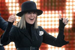 Nije mogla da zamisli život bez naočara i šešira: Autentičan stil Dajen Kiton zbog kojeg je postala modna ikona