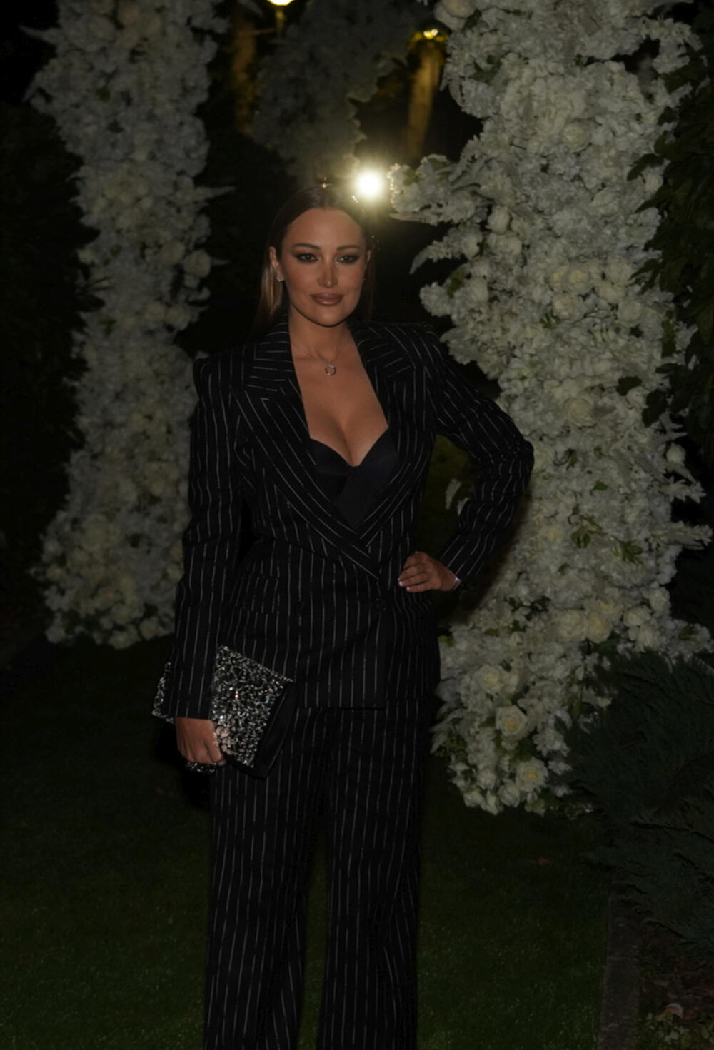 <p>Sve oči javnosti bile su uprte u pevačicu koja je nedavno postala mama po drugi put i ono što smo videli je savršena linija i veliki osmeh na licu </p>