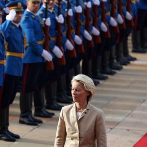 Ima sedmoro dece i neočekivan hobi, a godinu dana je živela pod lažnim imenom: Neobičan život Ursule don der Lajen