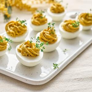 Slavsko predjelo gotovo za 15 minuta: Recept za punjena jaja od samo nekoliko sastojaka ulepšaće vašu trpezu