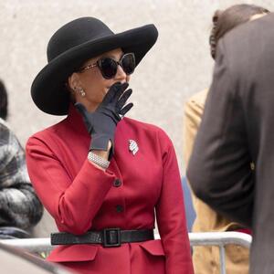 Stari holivudski glamur na delu: Dženifer Lopez u komadima koji stvaraju fuguru peščanog sata i poručuju - gledajte me